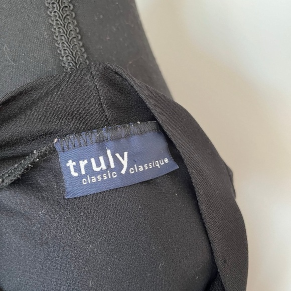 Classic Black Women's Top - Picture 4 of 4